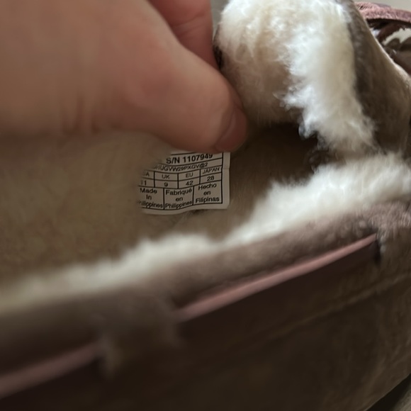 Ugg female slippers - Picture 5 of 5